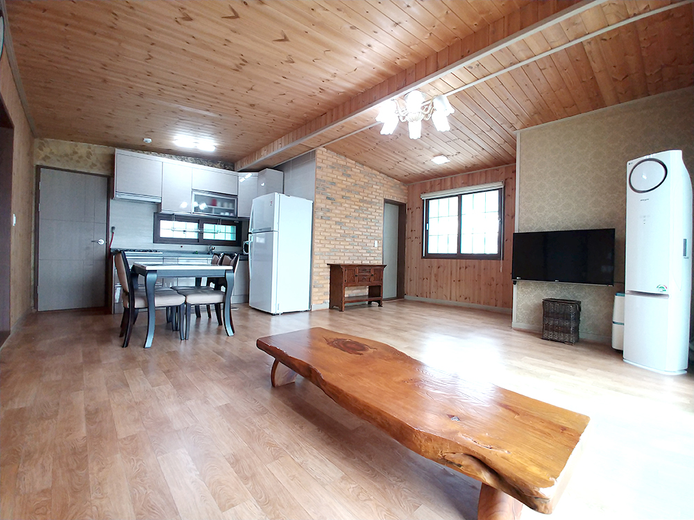 기장펜션 기장민박 용소늘푸른펜션 거실