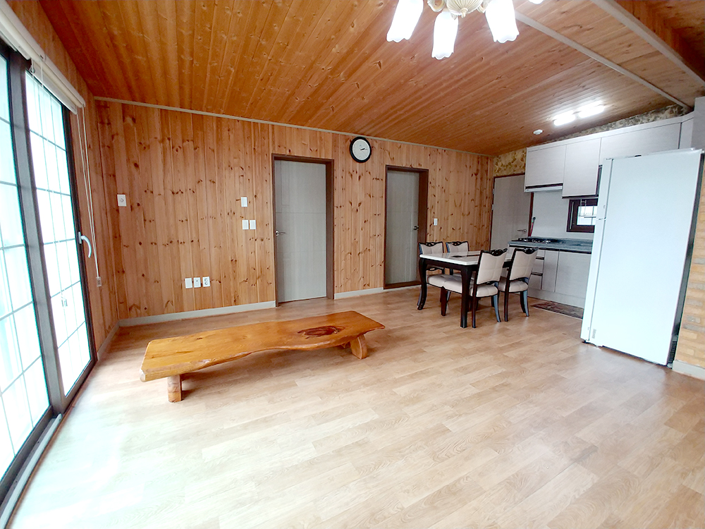 기장펜션 기장민박 용소늘푸른펜션 거실