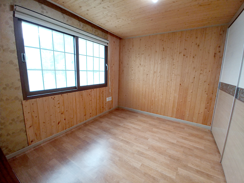 기장펜션 기장민박 용소늘푸른펜션 나무방